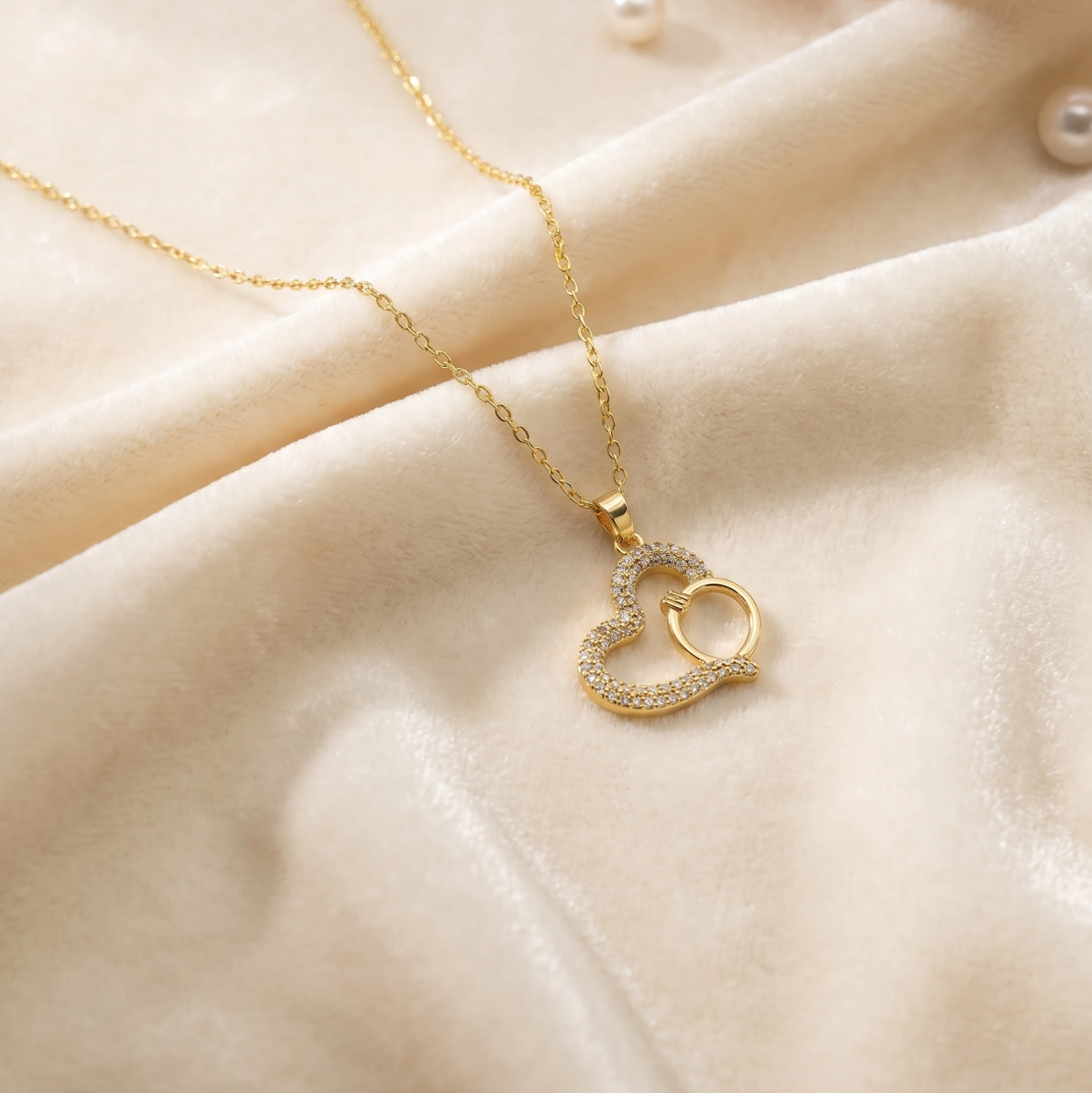 Amora Necklace