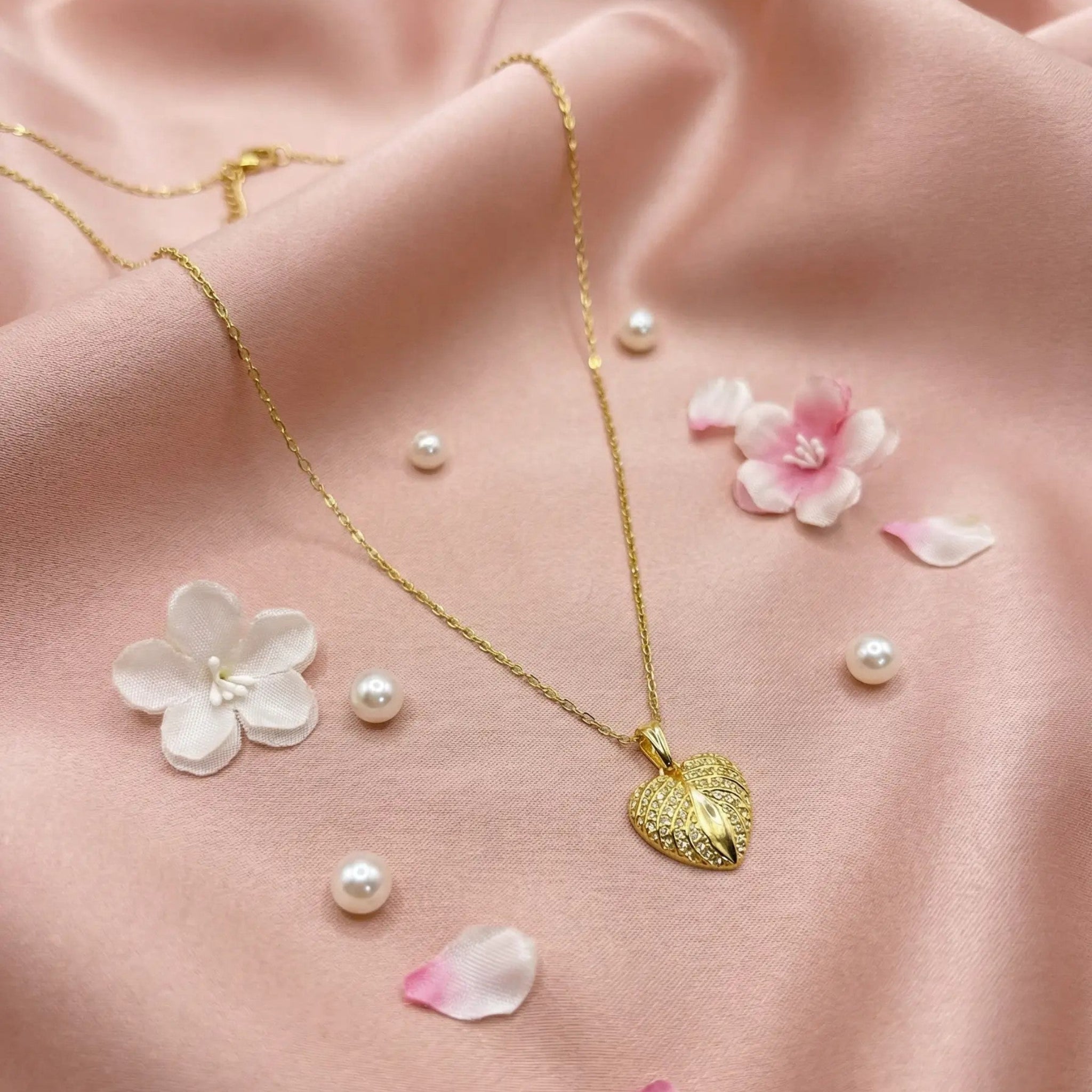 Golden Veil Necklace